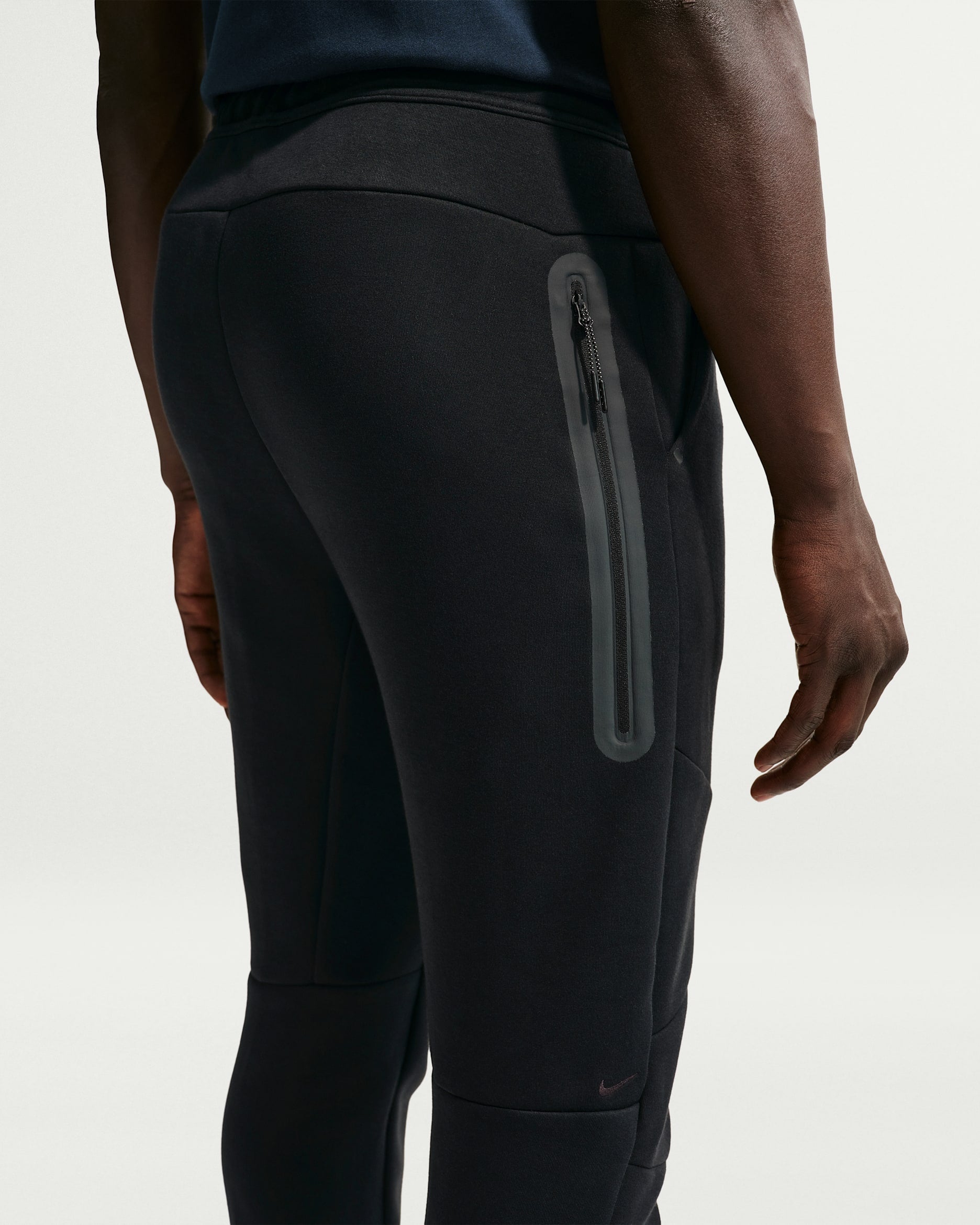 Pantalón Nike Tech