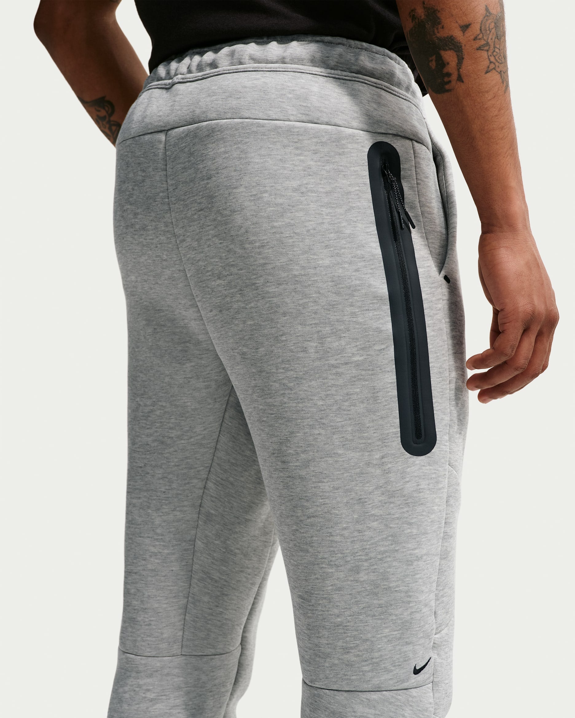 Pantalón Nike Tech
